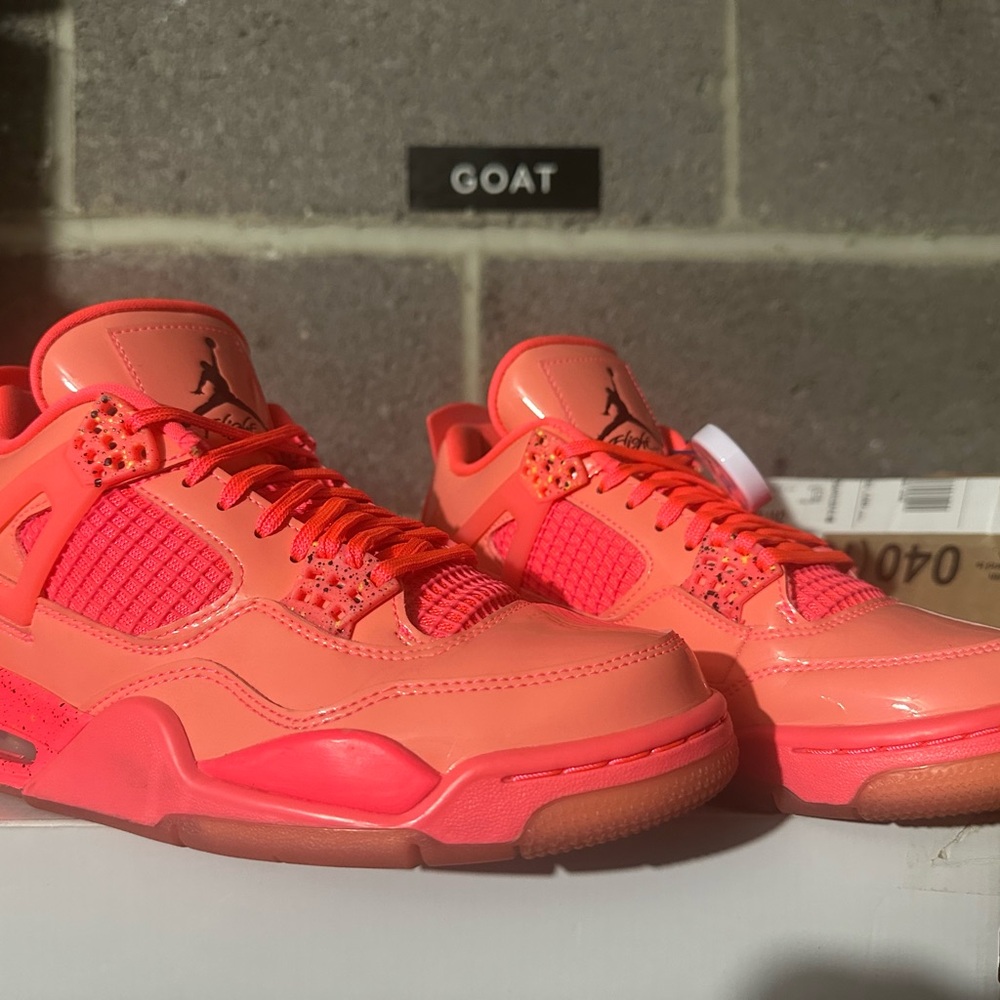 Nike WMNS Air Jordan 4 Retro NRG Hot Punch Black Volt